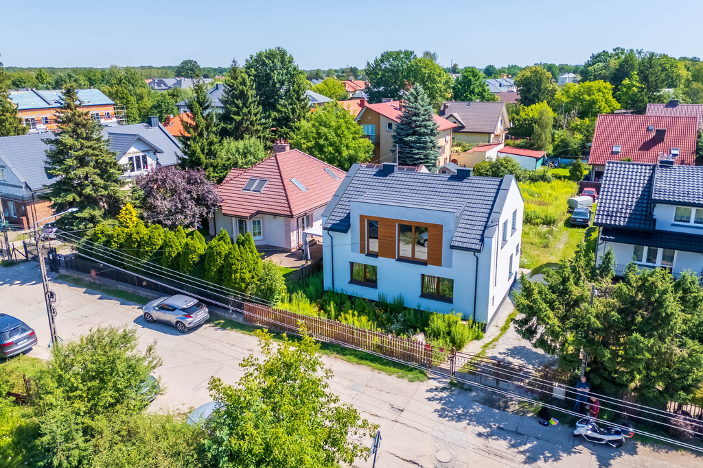 Dom 151 m² dwulokalowy w kobyłce do wykończenia.