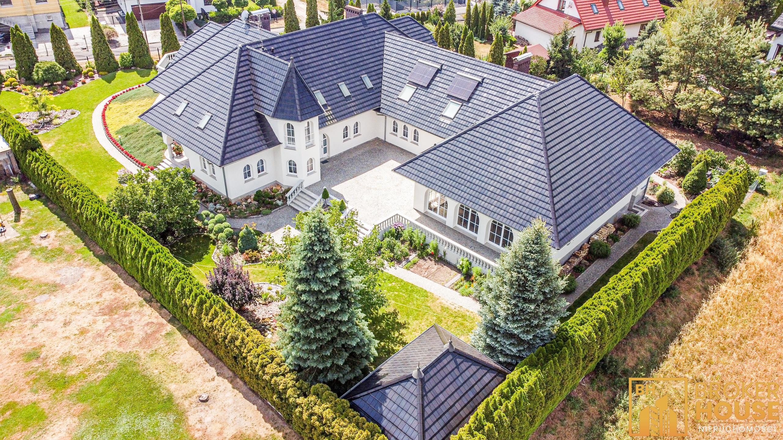 Willa z basenem i pięknym ogrodem/opole