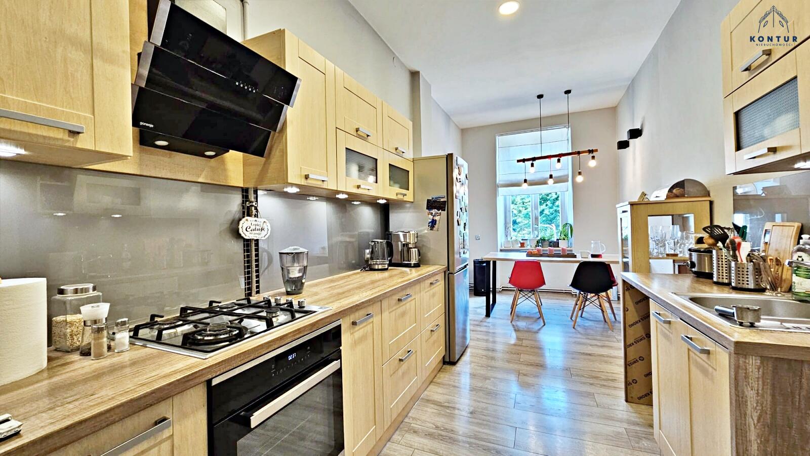 Przestronne | 82 m² | 2 piętro | 3 pokojowe | kamienica w centrum