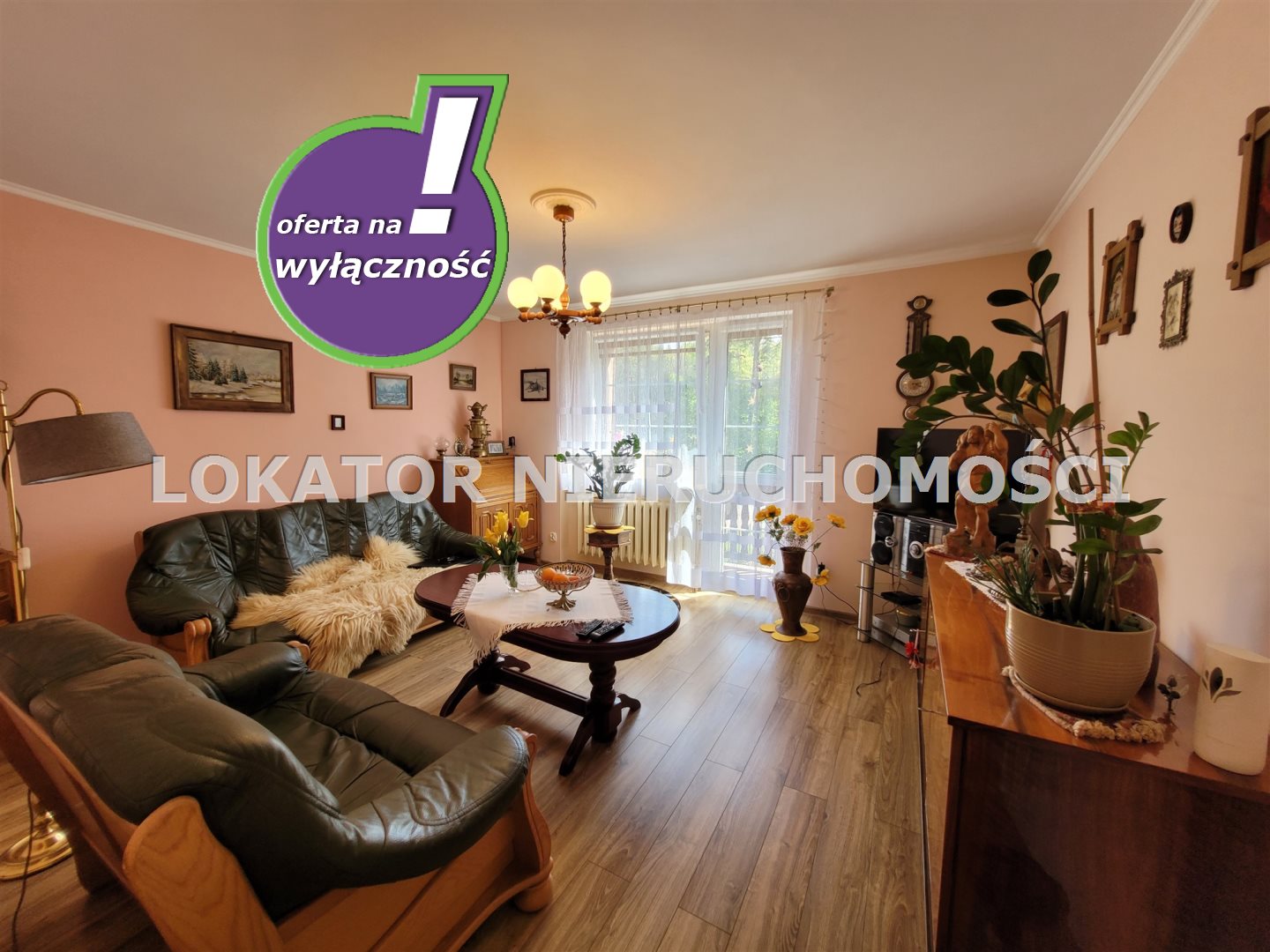 Kaczory, mały i zadbany domek