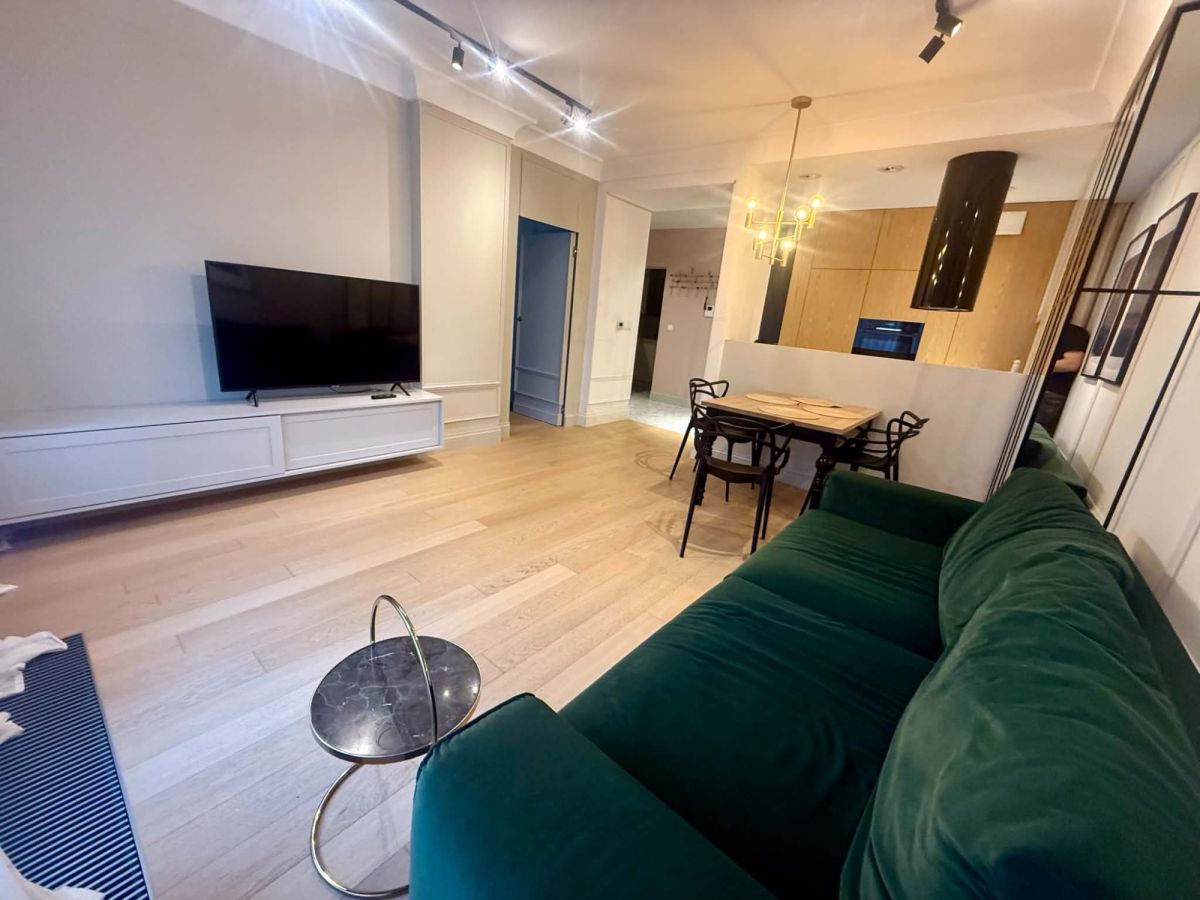 Apartament w centrum z widokiem na zieleń
