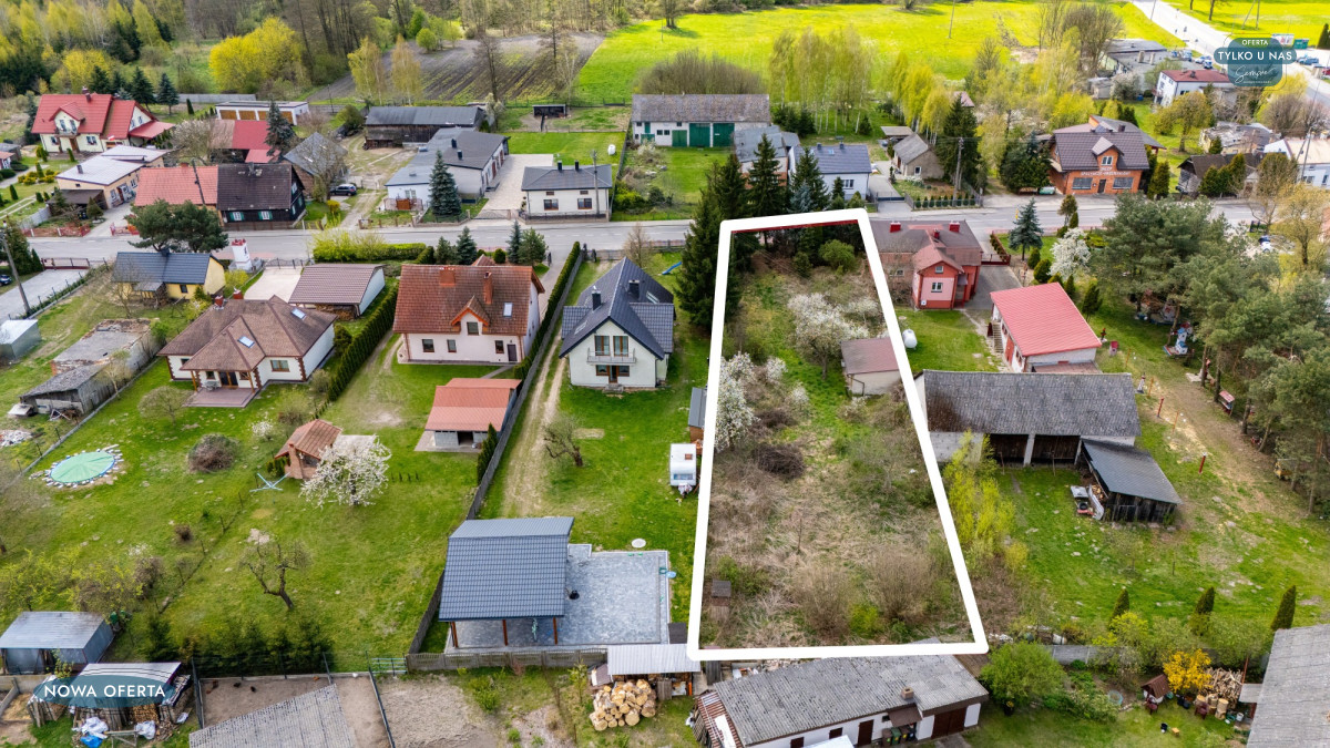 Działka budowlana z mediami, ogrodzona 1358 m²