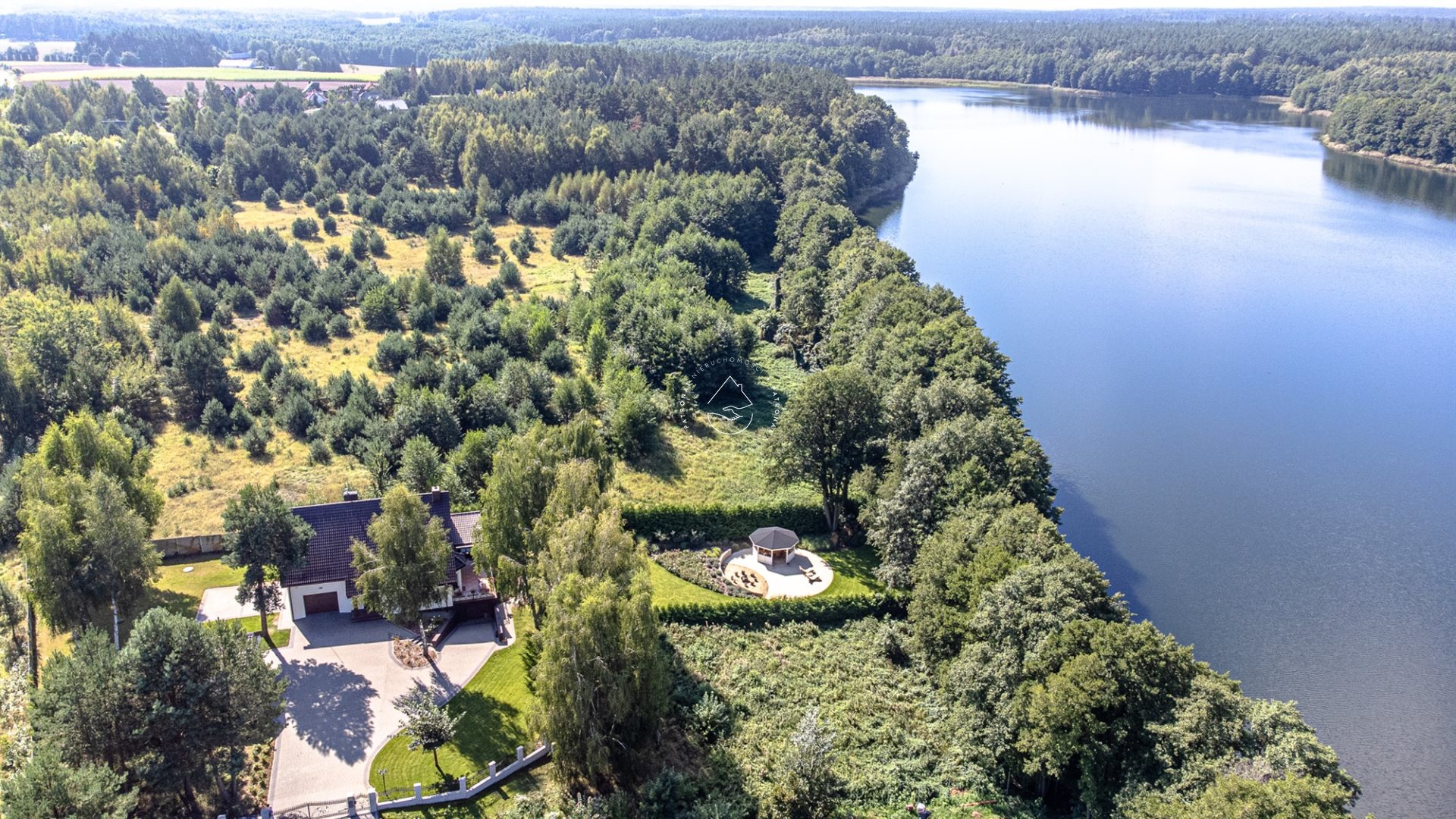 Własna plaża | dom po remoncie | linia brzegowa