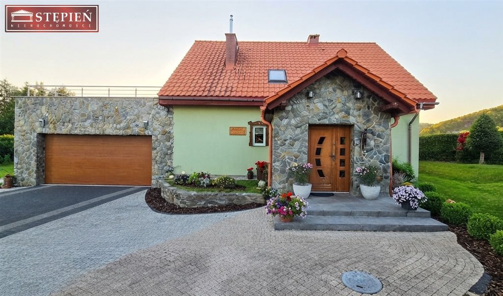 Dom z pięknym ogrodem i widokiem na śnieżke.