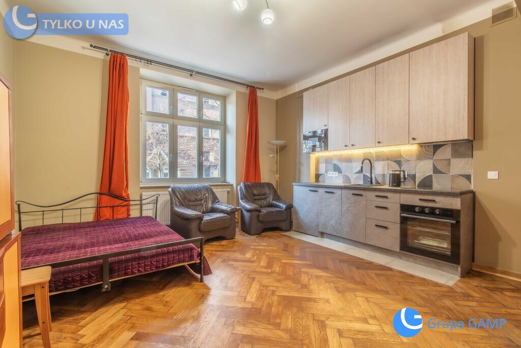 Studio w centrum| 2750 total| plac inwalidów