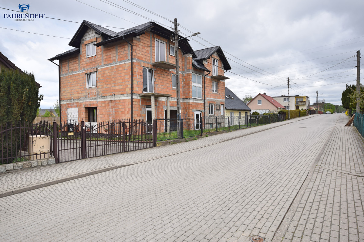 626 m²  dom ssz | 7 mieszkań + 2 lokale | kokoszki