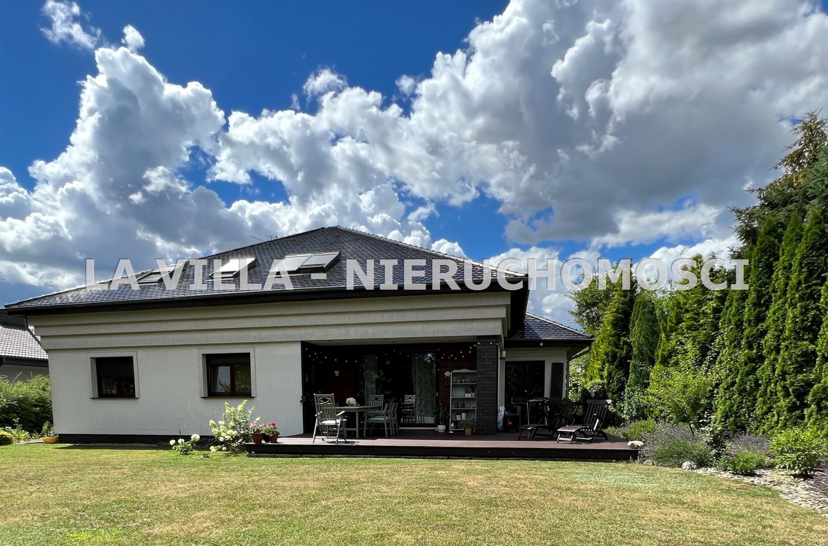 Elegancka rezydencja w wilkowicach
