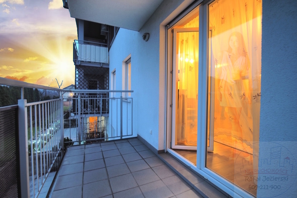 Z garażem przestronne 2 pokojowe, balkon
