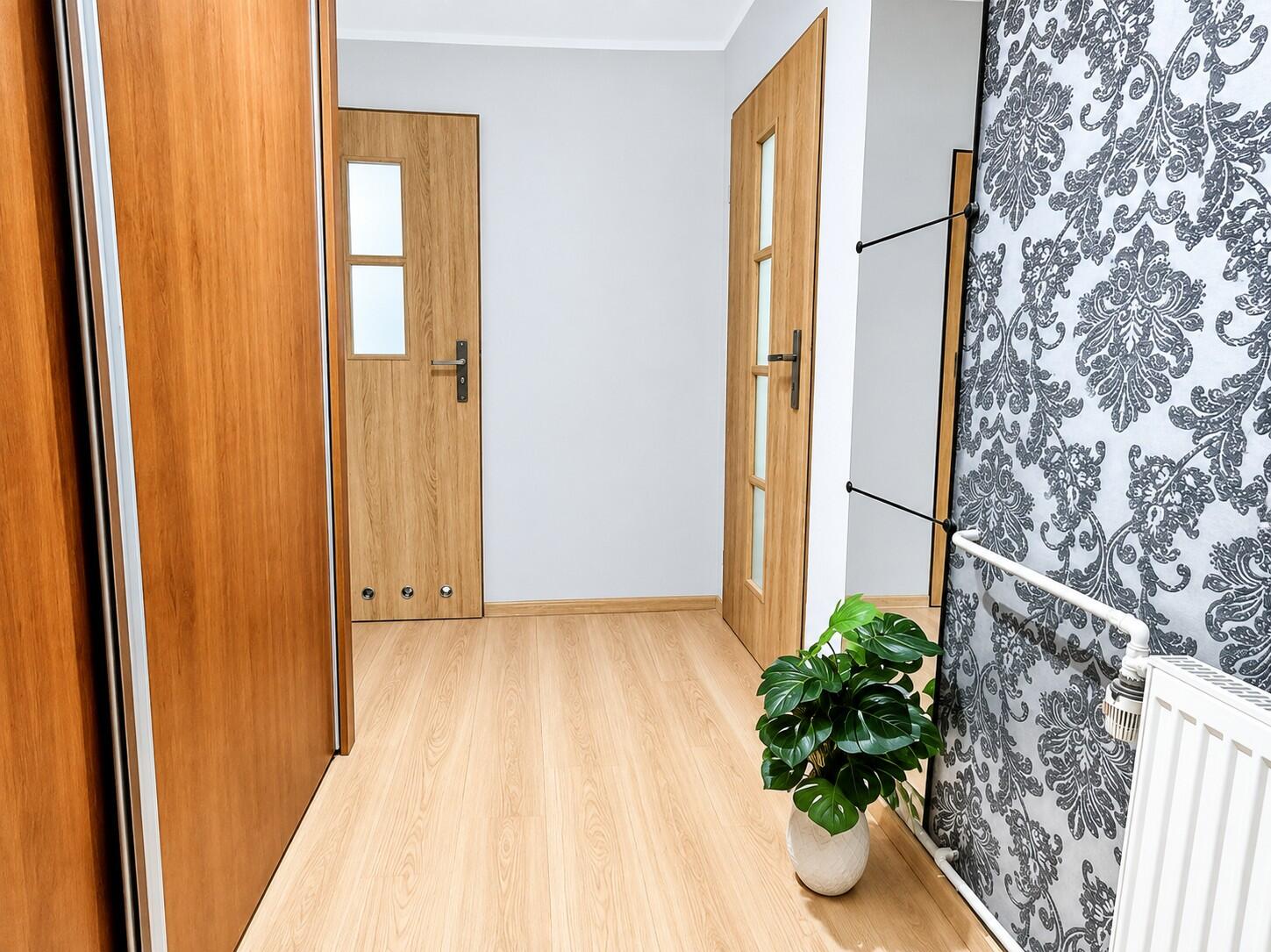 Mieszkanie 2 pokoje, duży balkon, parking