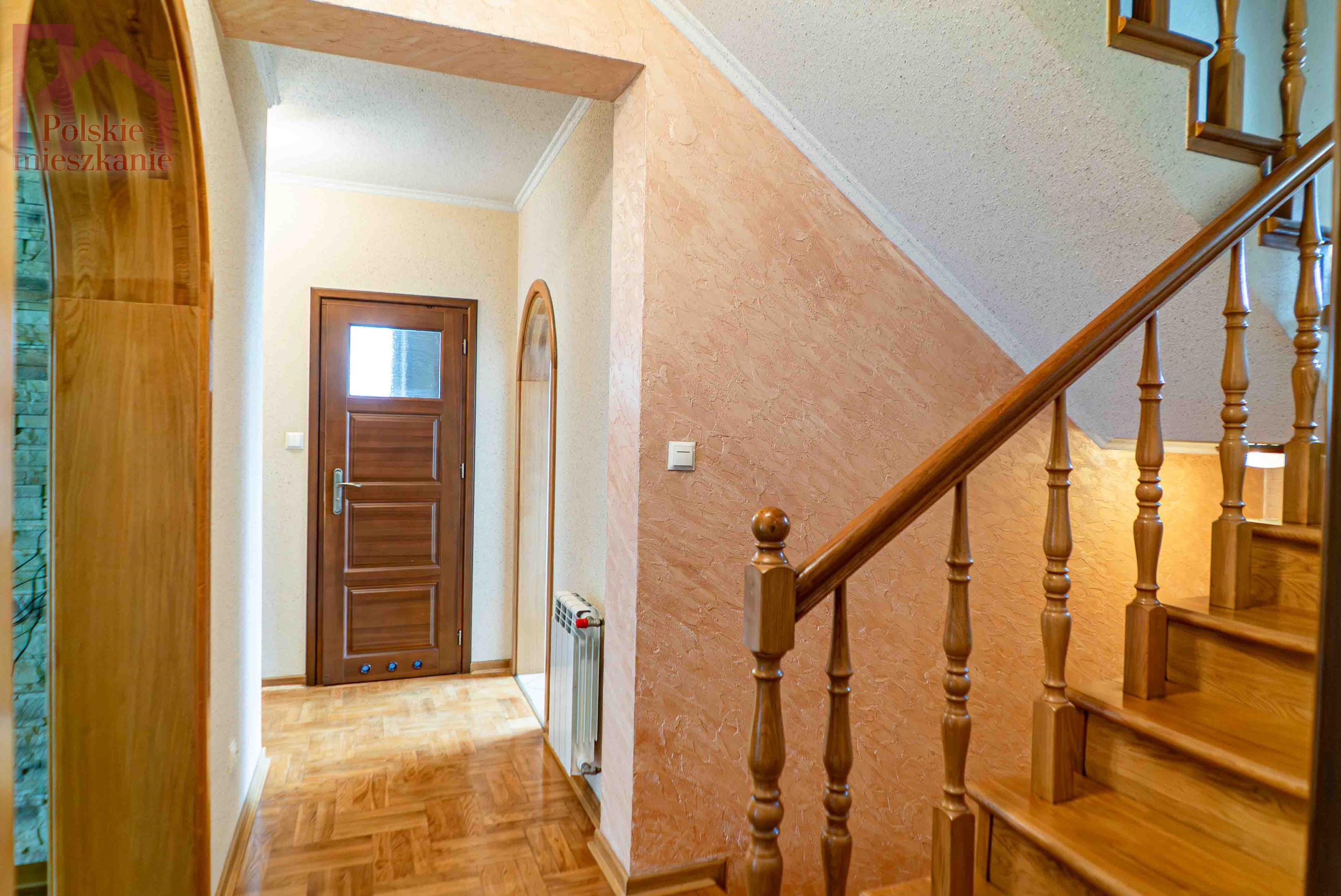 Klimatyczny dom w przemyślu na działce 7,4ar
