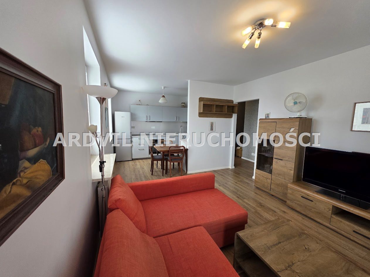 Nowogródzka, 47m2, apartamentowiec z 2016r.