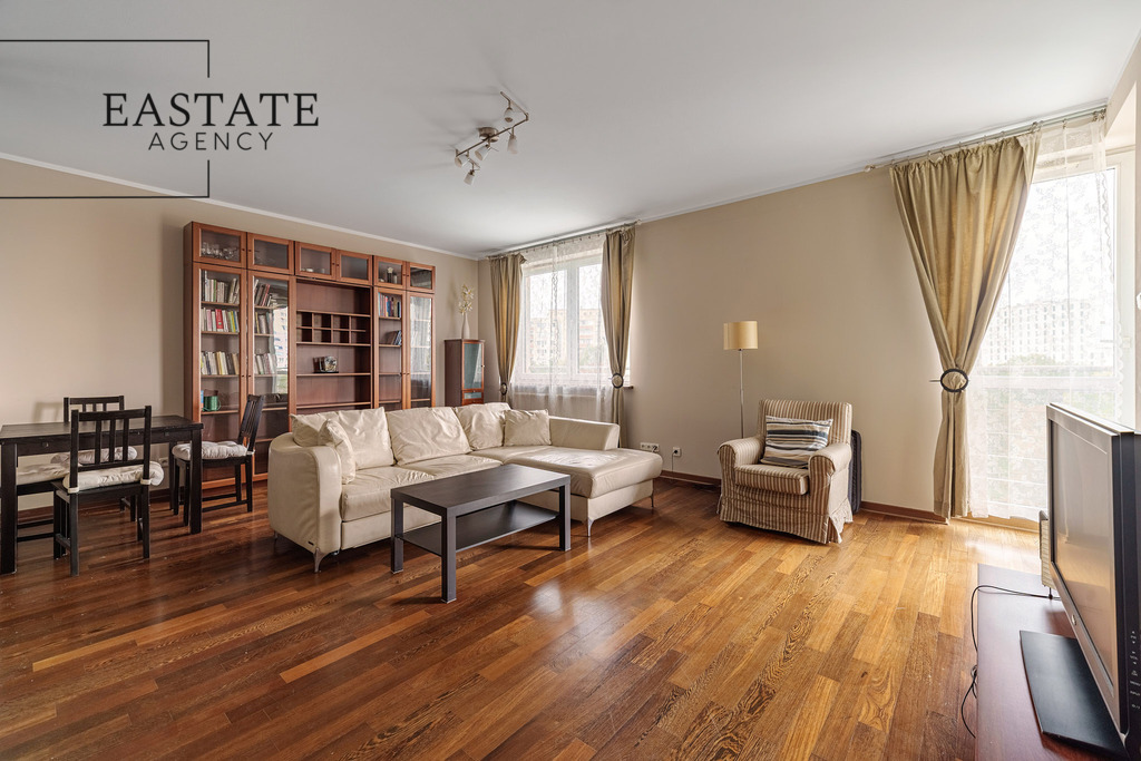 Balkon, parking, zamknięte osiedle, metro-8min!