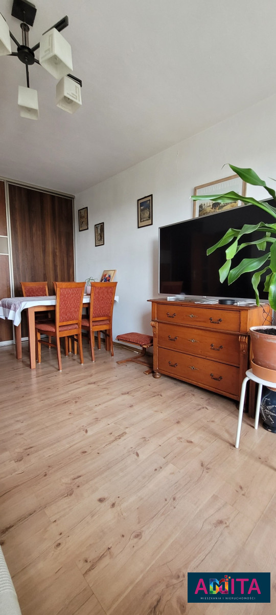4-pokojowe mieszkanie na mokotowie.