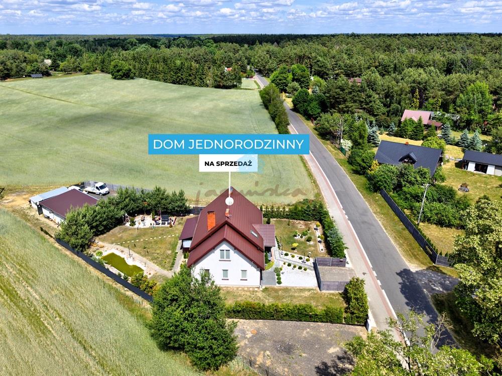 Atrakcyjny dom między jeziorami sprzedam