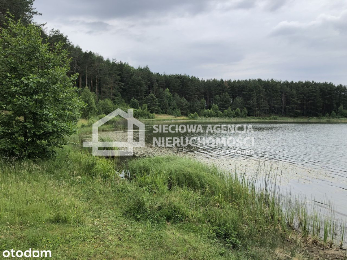 Urokliwa działka niedaleko jeziora niesiołowice