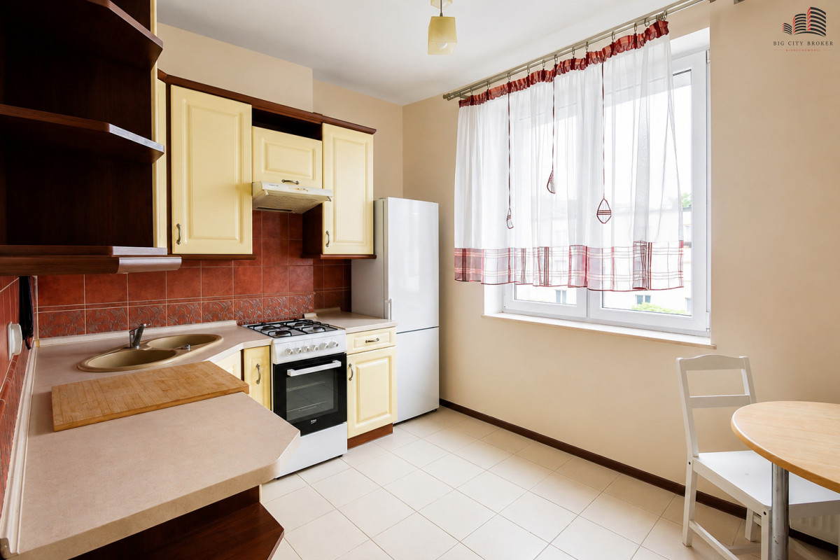 54 m2 w centrum świdnika, do zamieszkania