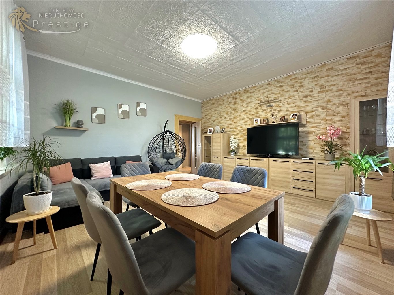 65m2 z niezależnym wejściem-przy parku kachla