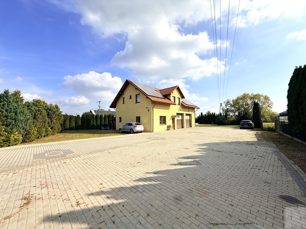 Na sprzedaż dom z dużą działką wz /hurko/