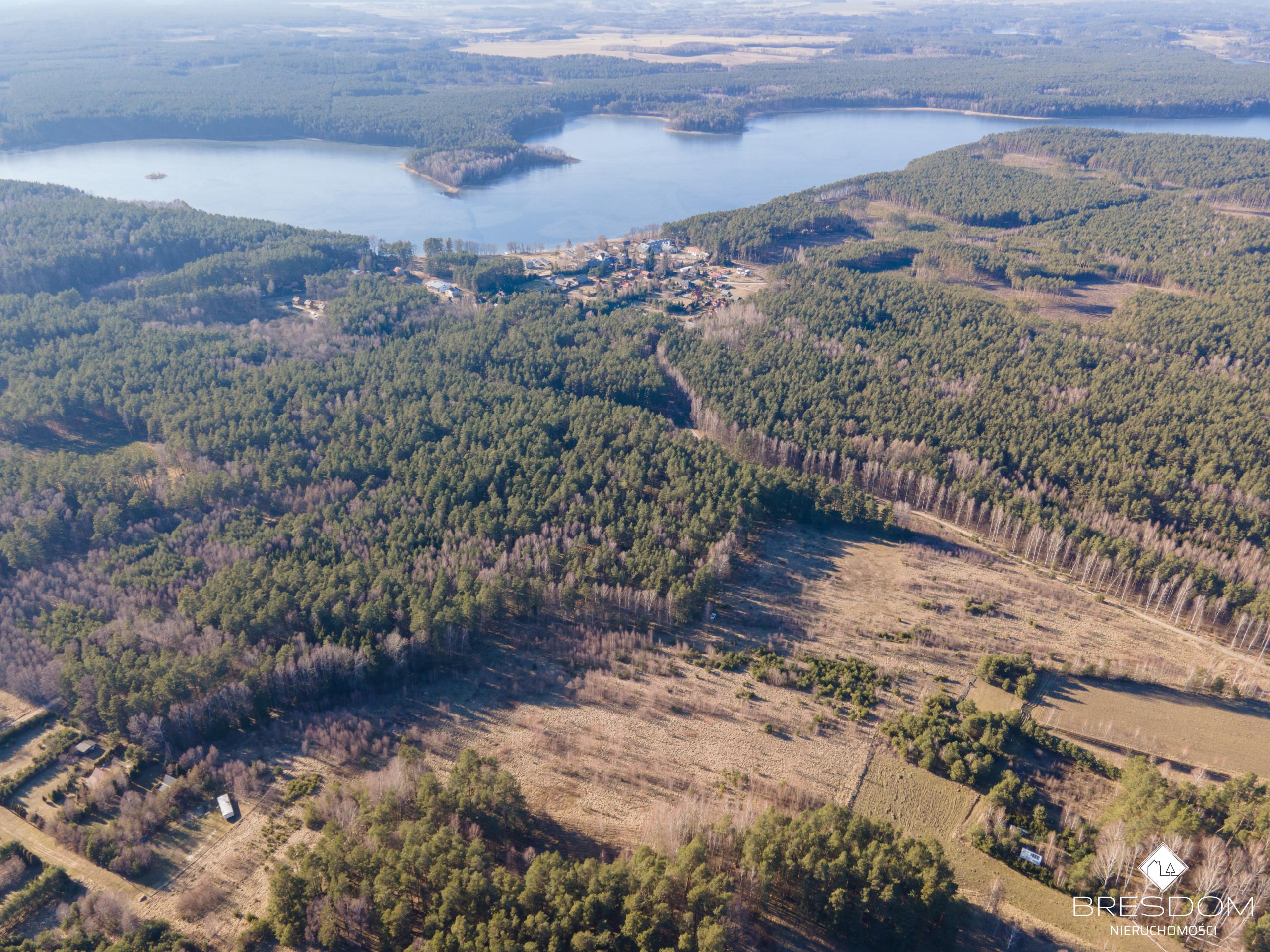 Działki nad jeziorem maróz