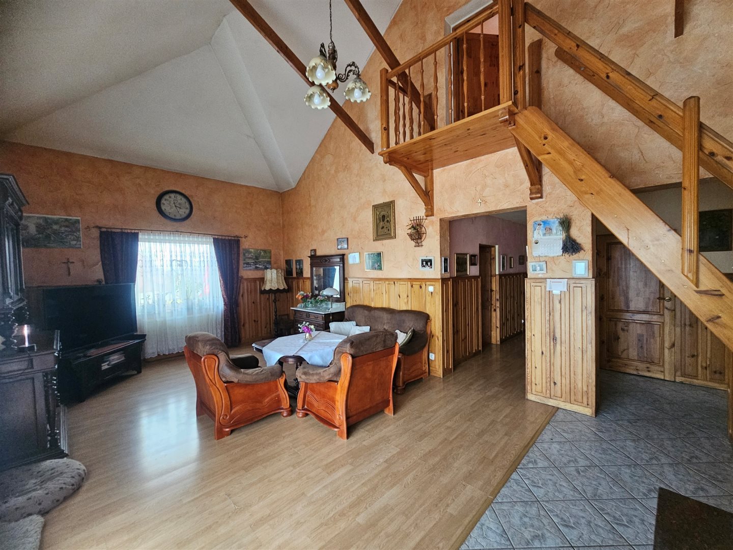 Dom wolnostojący na działce 1360m2 oś.słoneczne