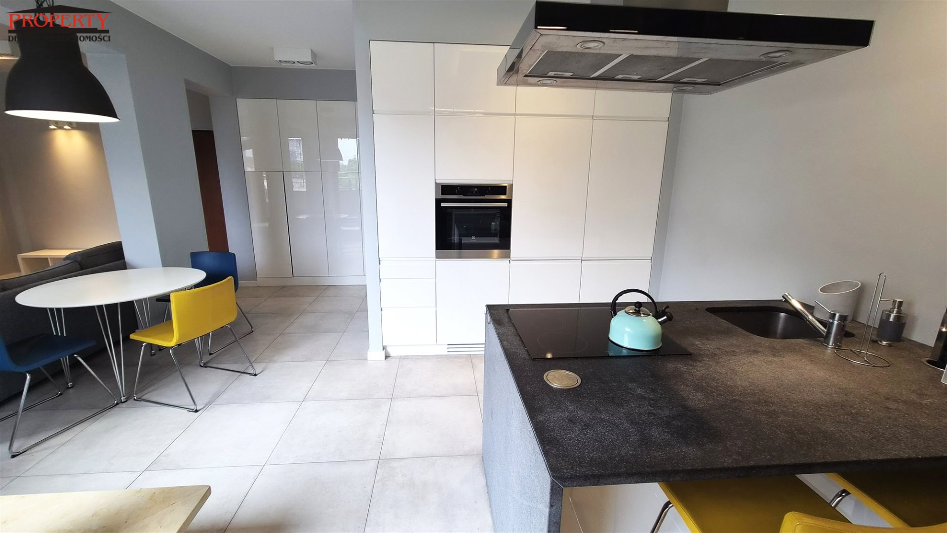 Apartament garaż taras basen siłownia