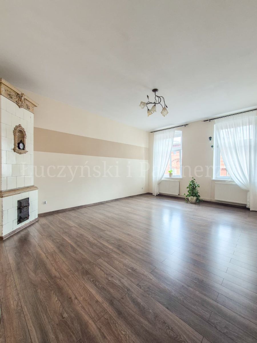 M4 w centrum kamiennej góry