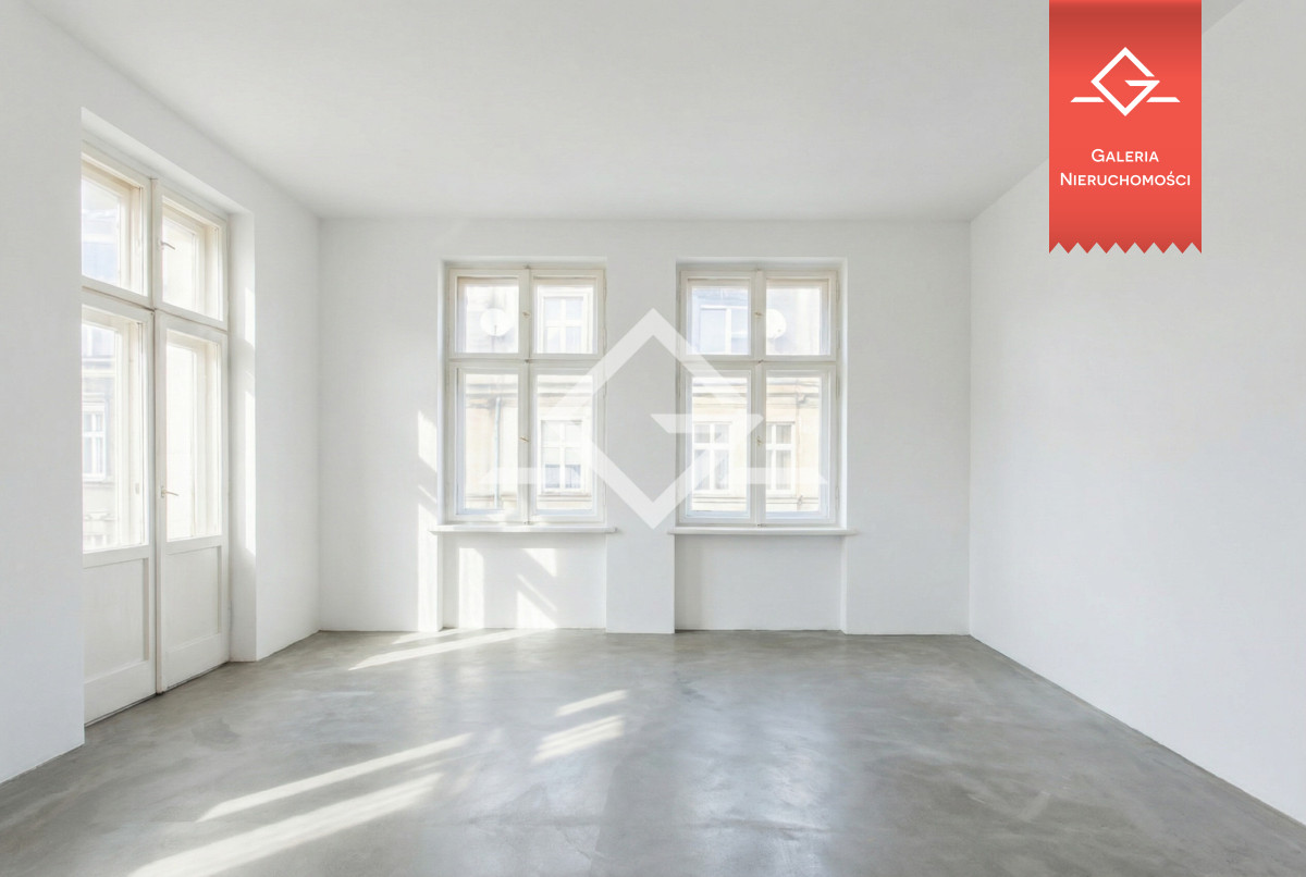 Balkon | wysokie sufity | odnowiona klatka