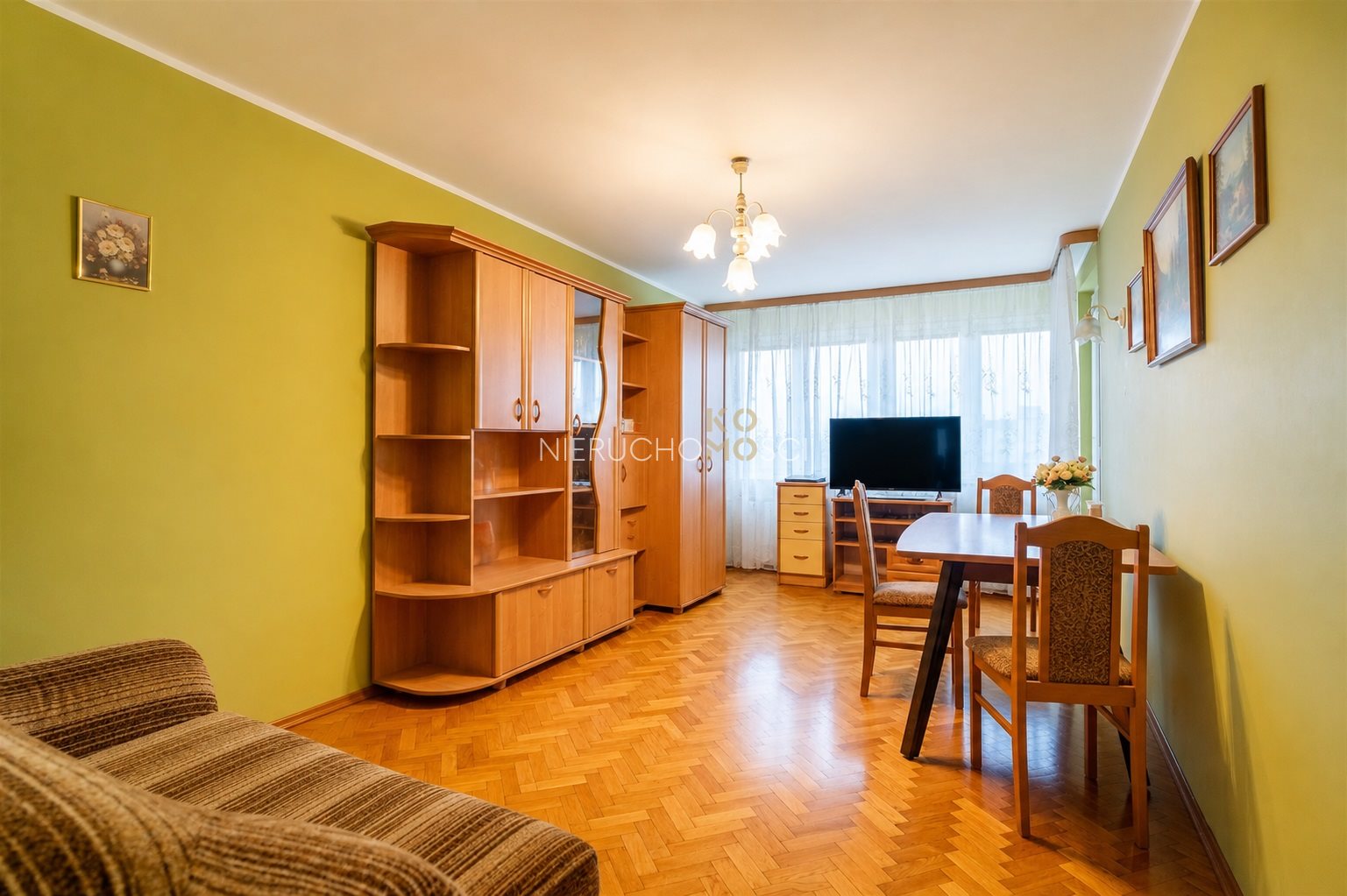 Pełen rozkład / loggia / winda / parking / tramwaj