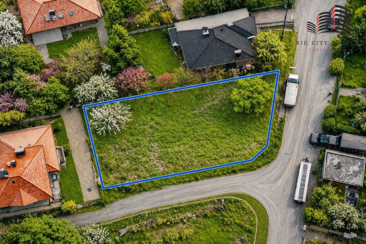 Działka 585 m2, szerokie, idealna pod dom