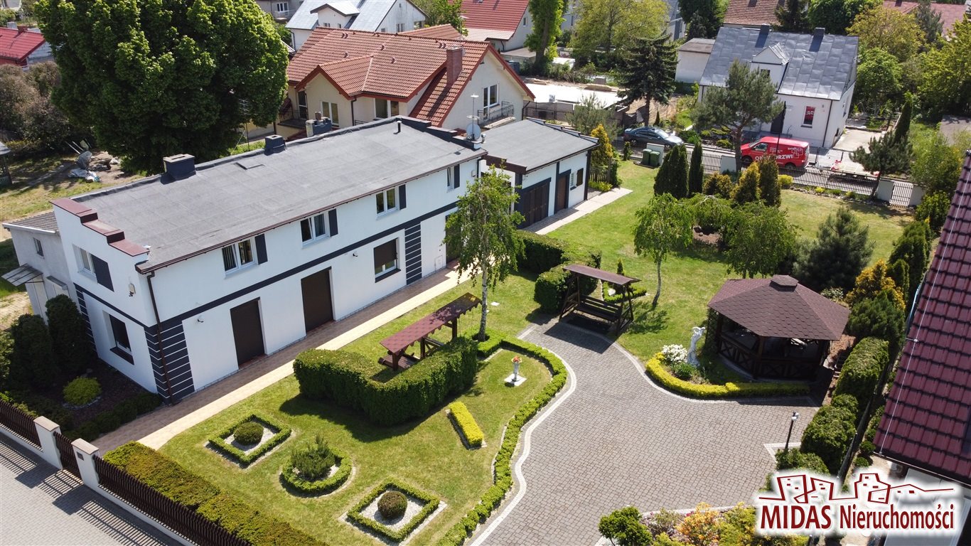 Oficyna w bardzo dobrej lokalizacji