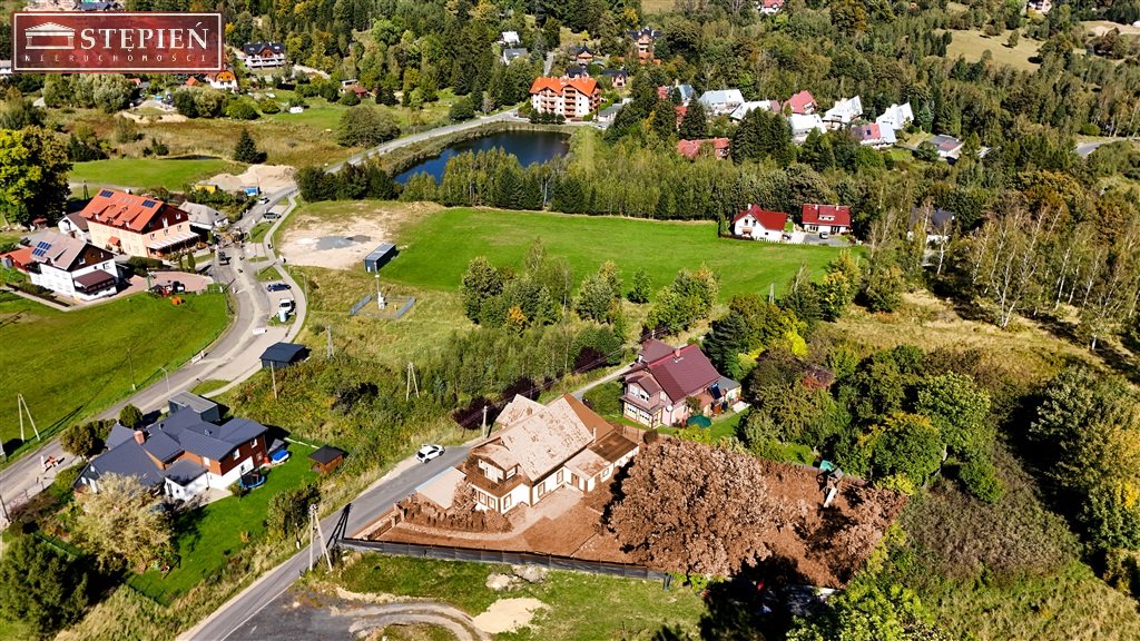 Dom z widokiem na góry i dużą działką