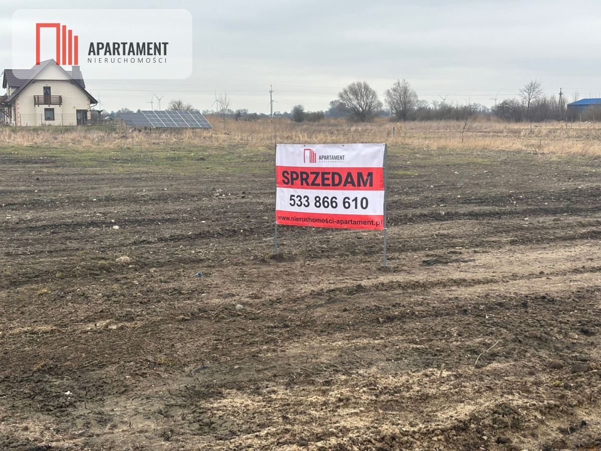 4 działki mieszkaniowo- usługowe