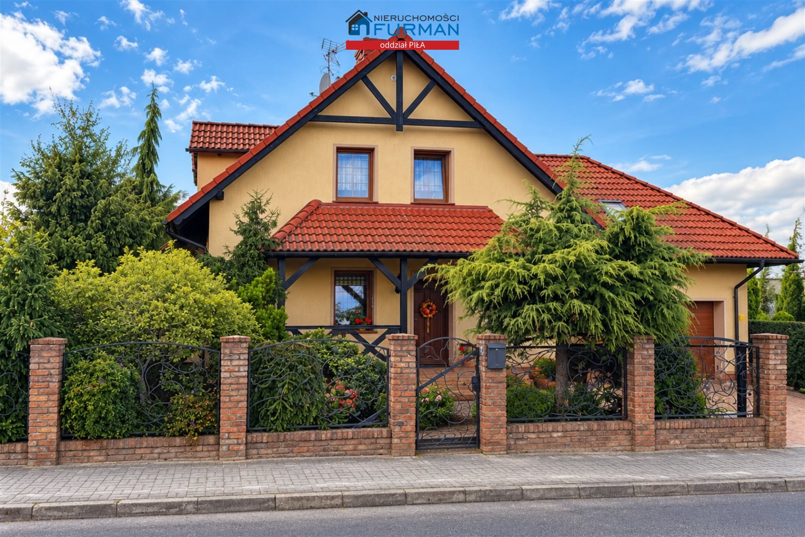 Dom na sprzedaż|4 pokoje + salon|garaż na 2 auta