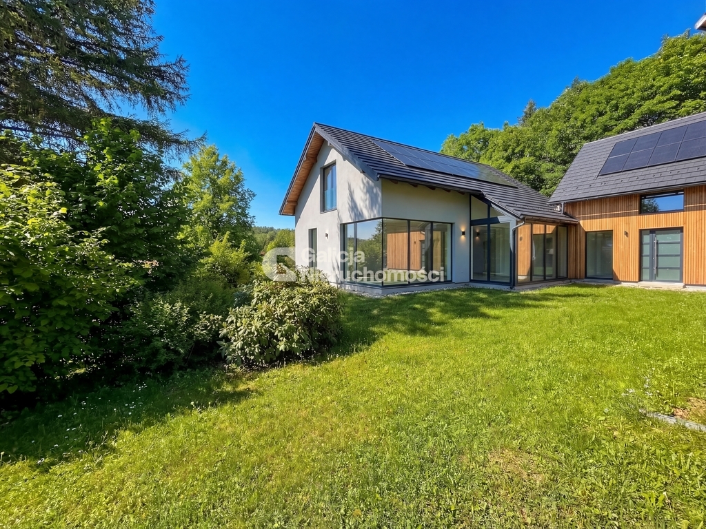 Dom z klimatem + 1,09 ha działki – handzlówka