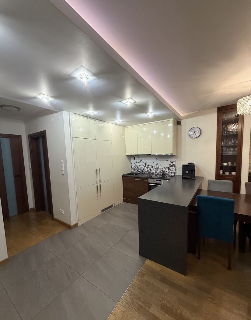 W pełni umeblowane | 62,38 m² | balkon