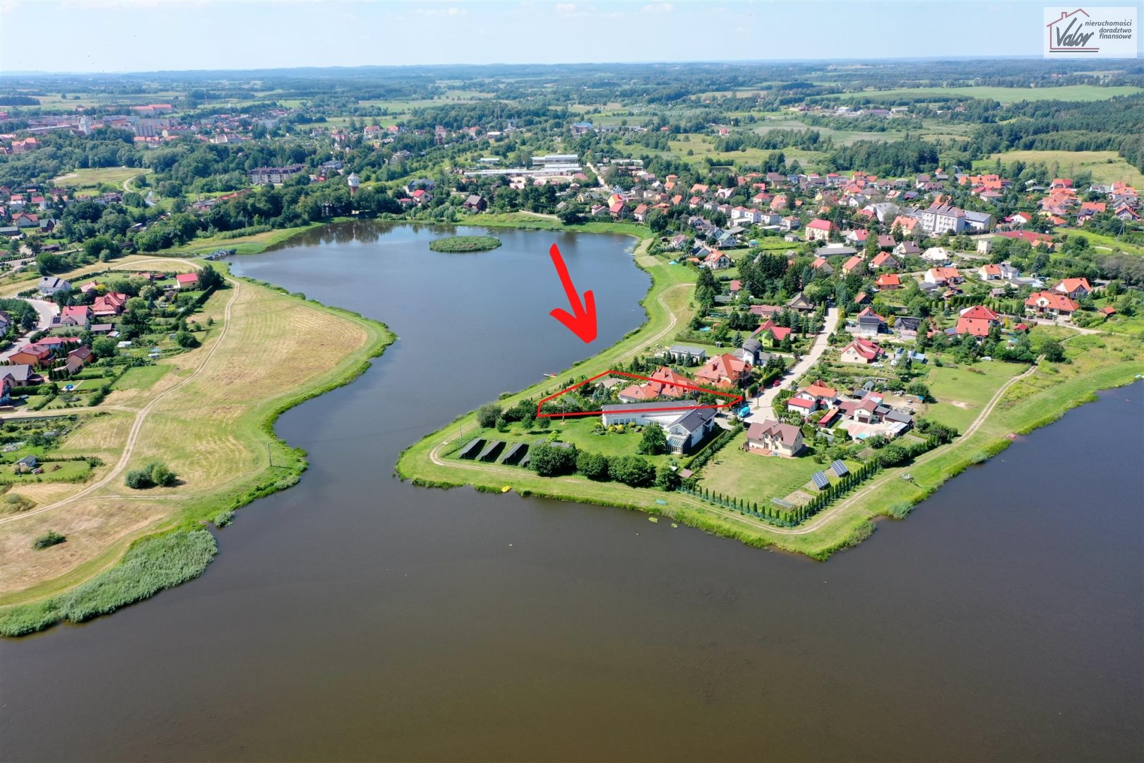 Posiadłość w gołdapi nad zalewem.