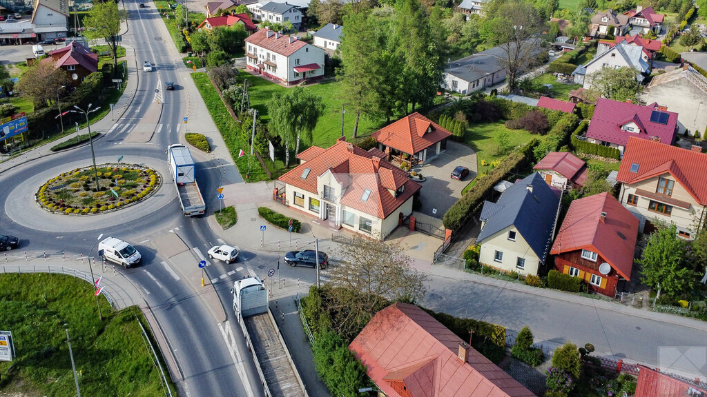 Dom z częścią biurową | topowa lokalizacja |